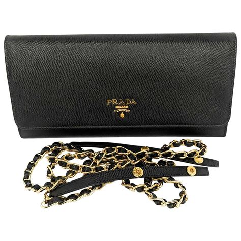 prada wallet on chain